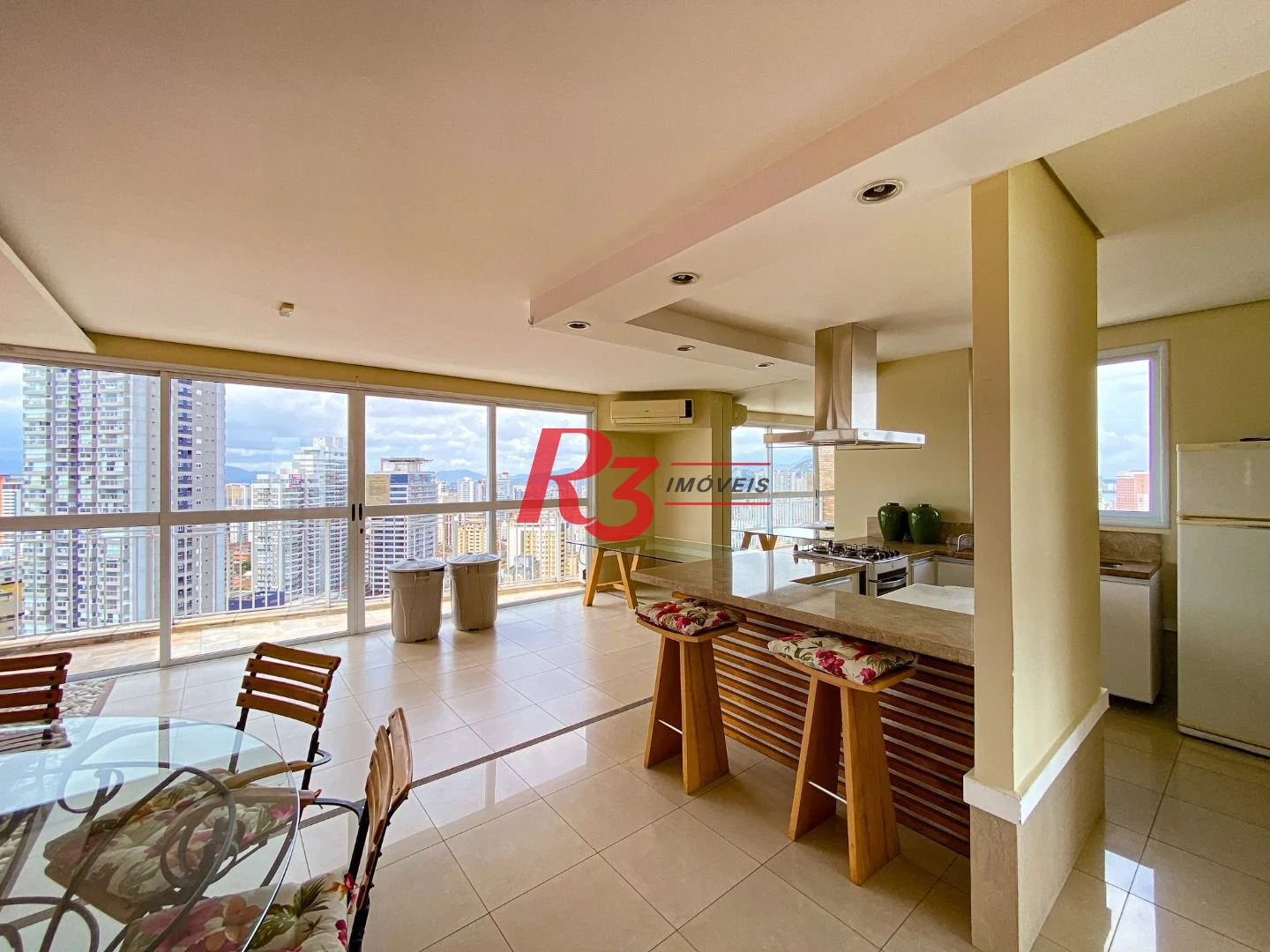 Apartamento com 3 dormitórios para alugar, 94 m² por R$ 7.000,00/mês - Gonzaga - Santos/SP
