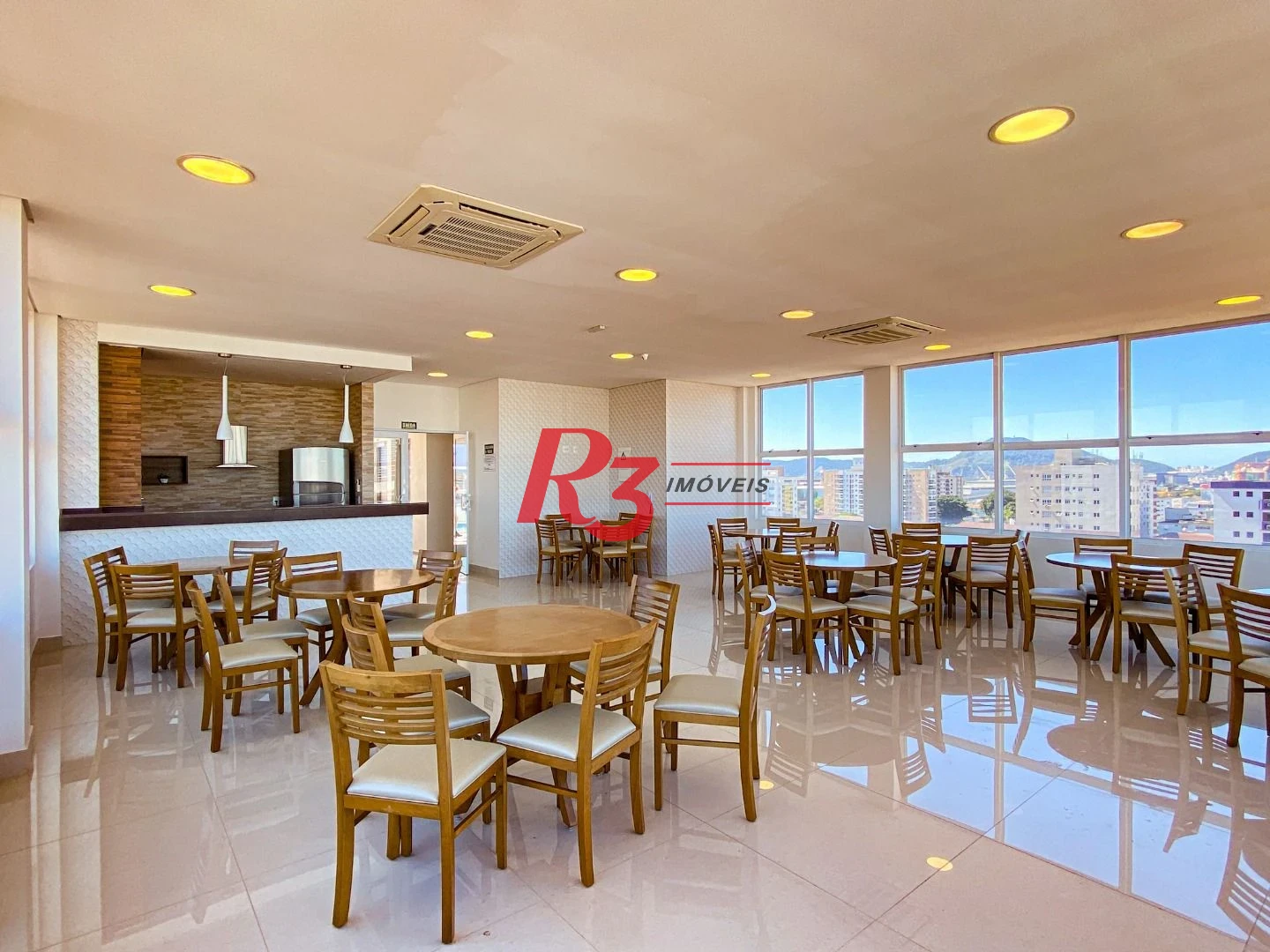 Apartamento com 2 dormitórios à venda, 75 m² por R$ 734.900,00 - Embaré - Santos/SP