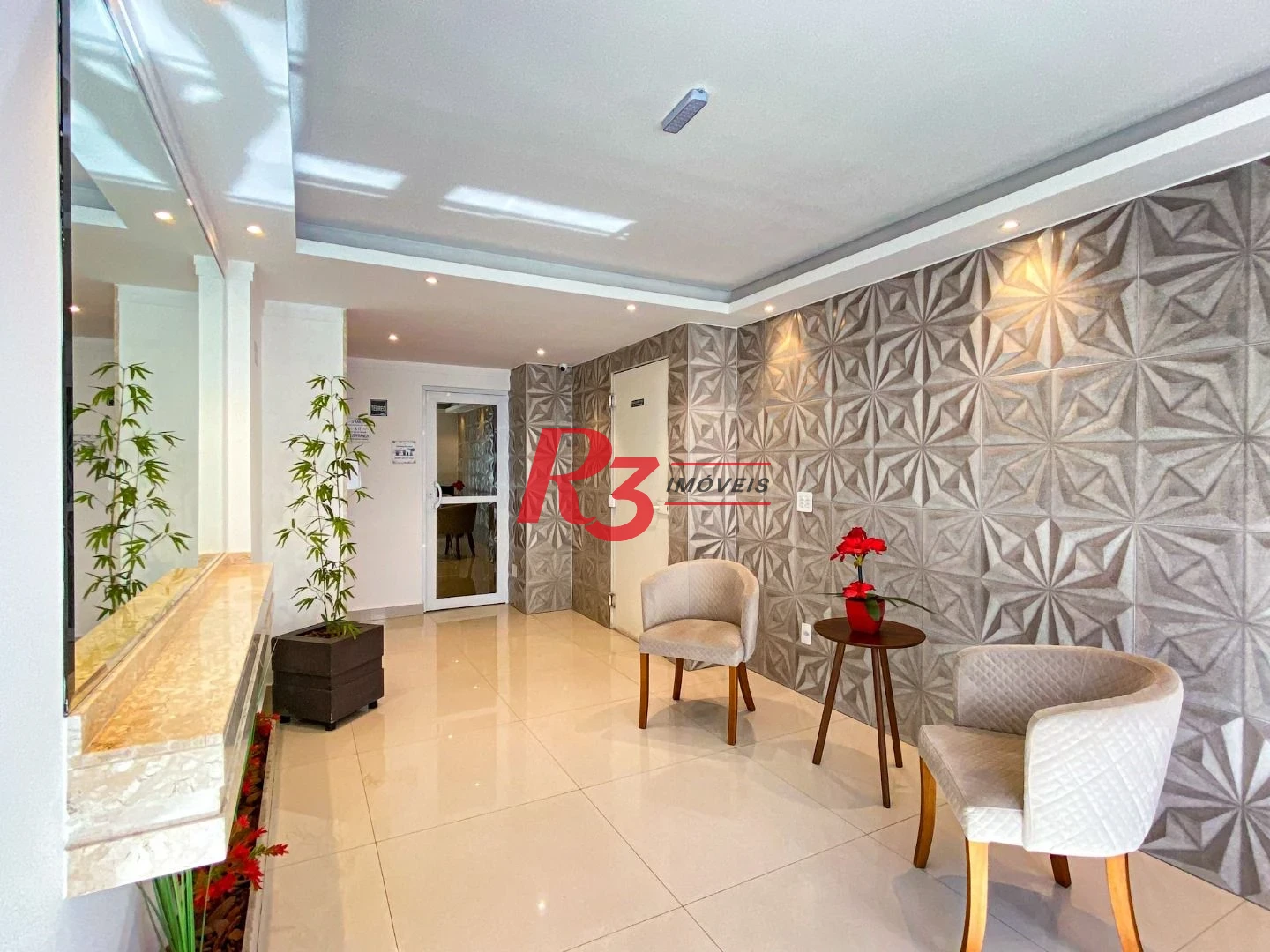 Apartamento com 2 dormitórios à venda, 75 m² por R$ 734.900,00 - Embaré - Santos/SP