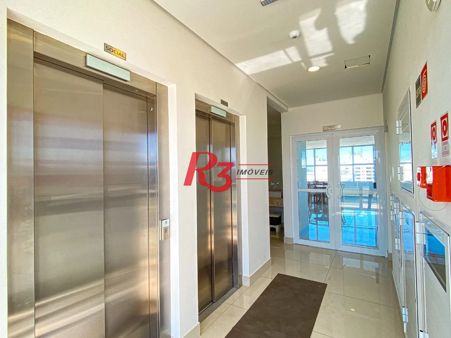 Apartamento com 2 dormitórios à venda, 75 m² por R$ 734.900,00 - Embaré - Santos/SP