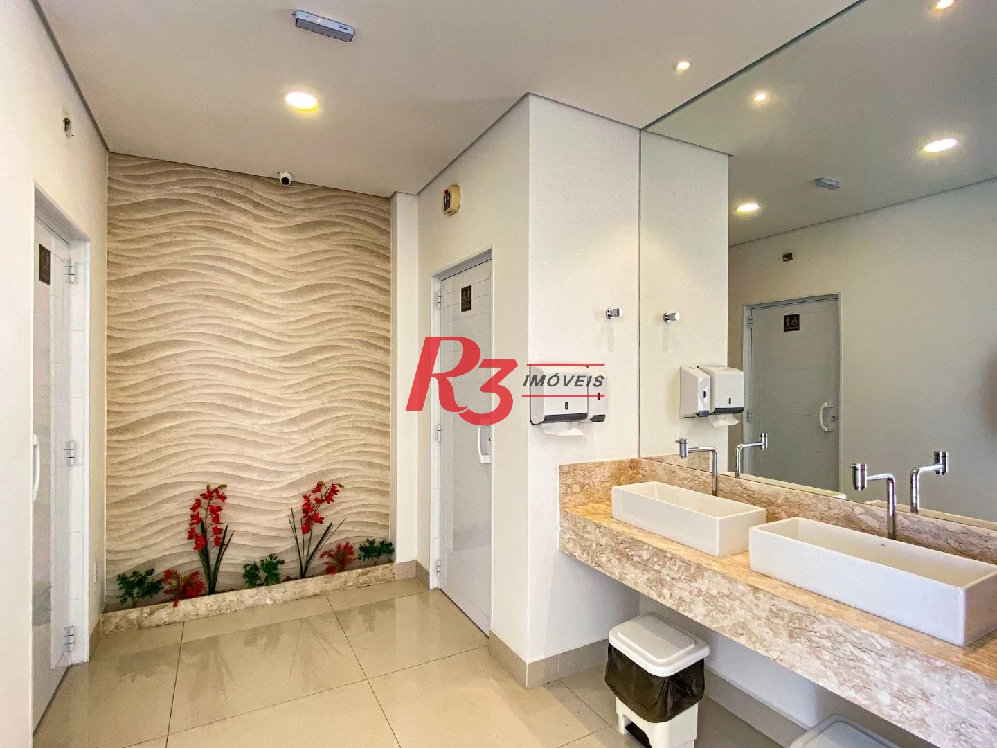 Apartamento com 2 dormitórios à venda, 75 m² por R$ 734.900,00 - Embaré - Santos/SP