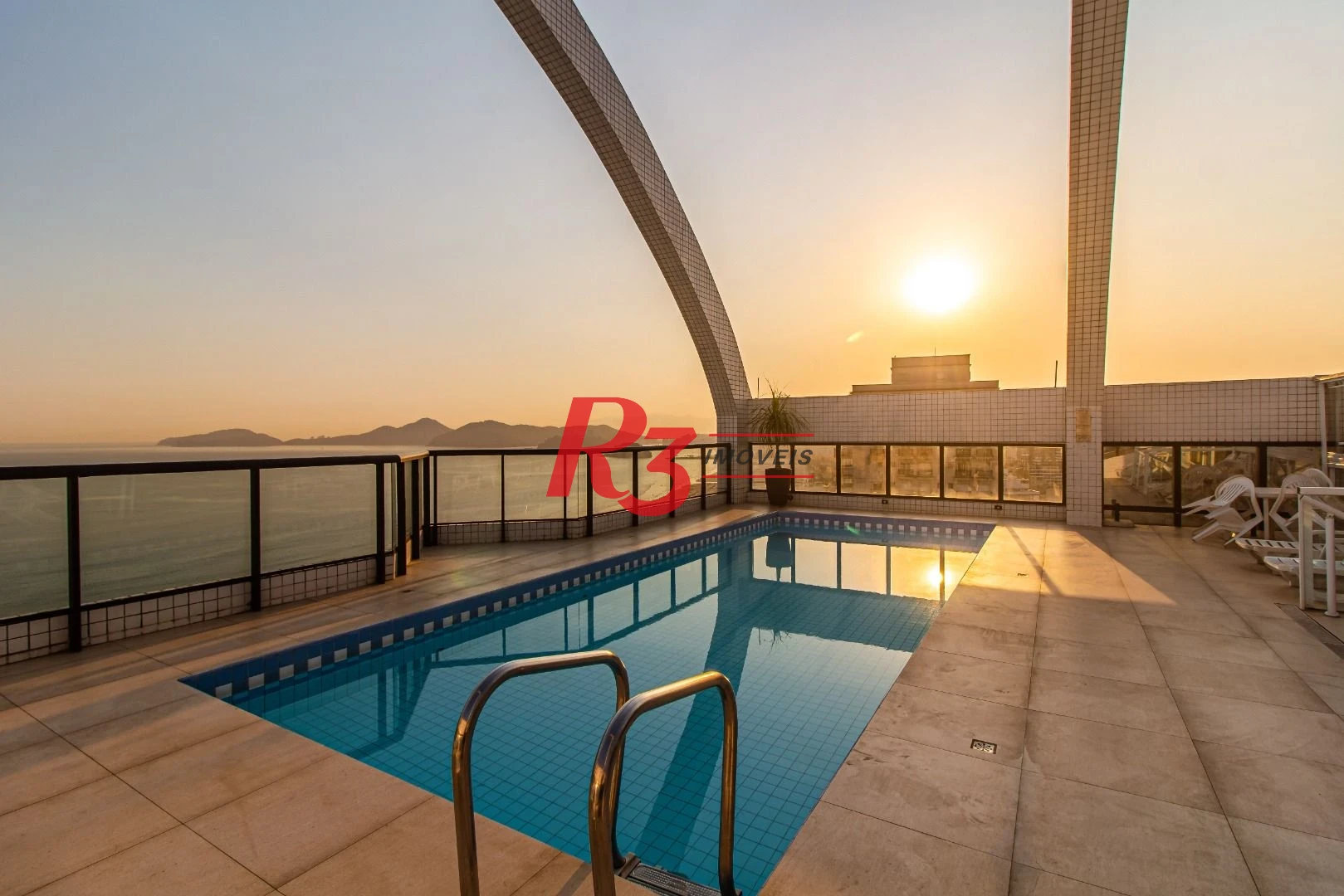 Flat com 2 dormitórios para alugar, 60 m² por R$ 6.000,00/mês - Boqueirão - Santos/SP