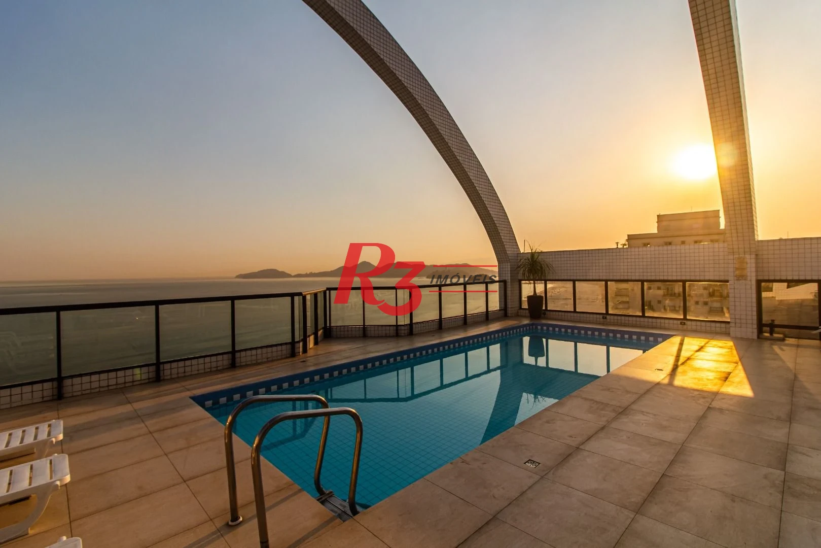 Flat com 2 dormitórios para alugar, 60 m² por R$ 6.000,00/mês - Boqueirão - Santos/SP