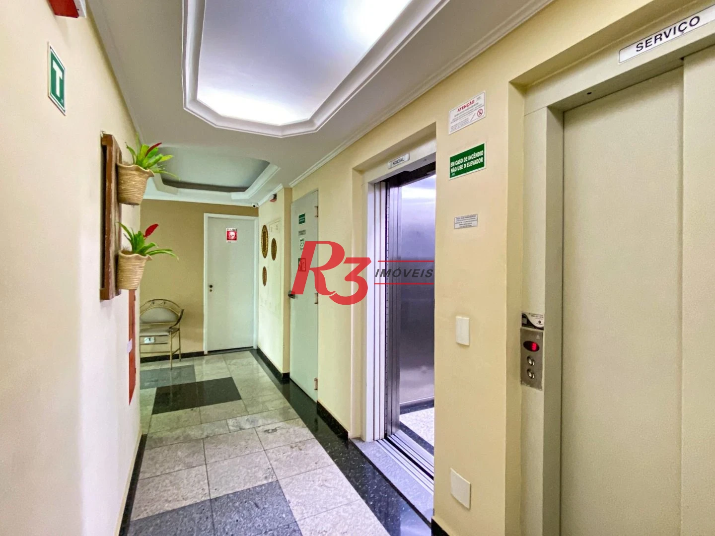 Apartamento com 2 dormitórios à venda, 100 m² por R$ 760.000,00 - Ponta da Praia - Santos/SP
