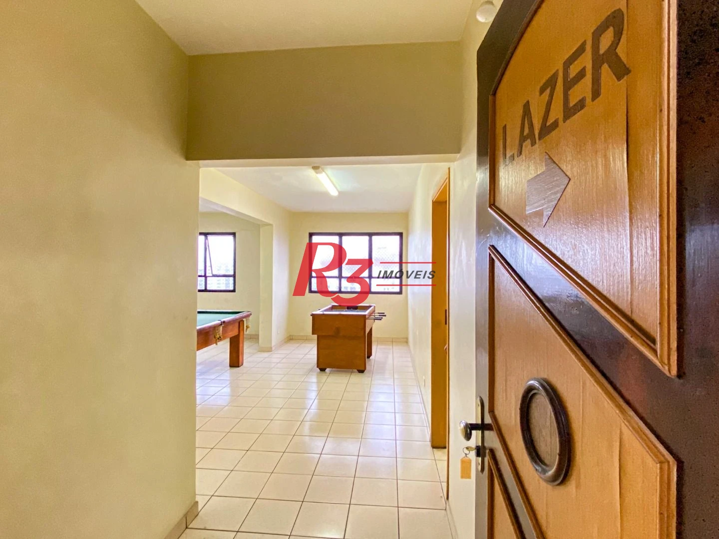 Apartamento com 2 dormitórios à venda, 82 m² por R$ 640.000,00 - Embaré - Santos/SP