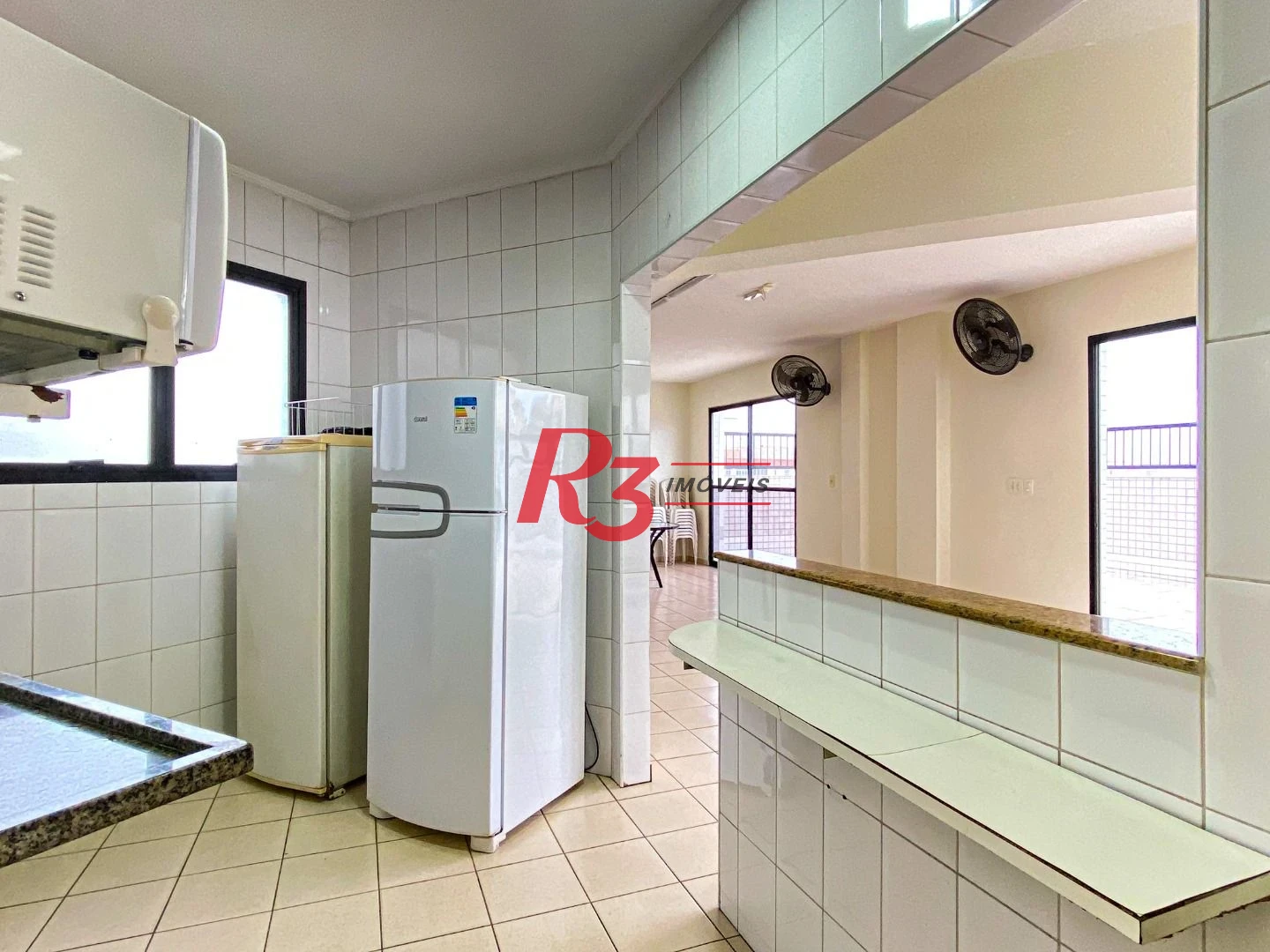Apartamento com 2 dormitórios à venda, 82 m² por R$ 640.000,00 - Embaré - Santos/SP