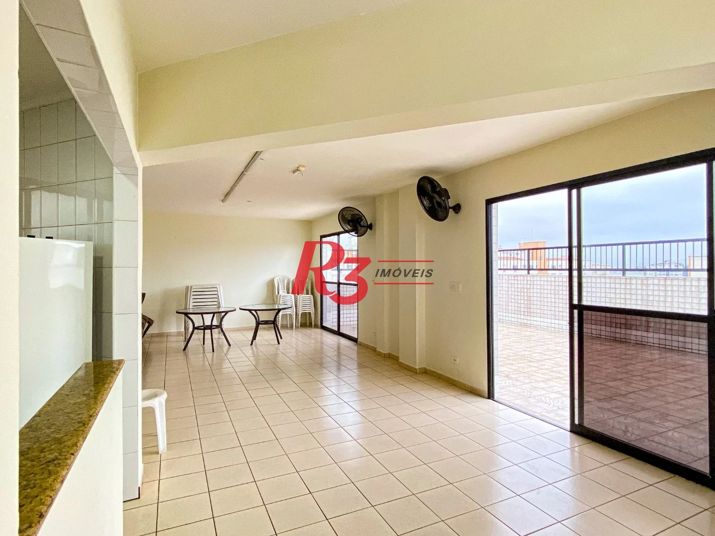 Apartamento com 2 dormitórios à venda, 82 m² por R$ 640.000,00 - Embaré - Santos/SP