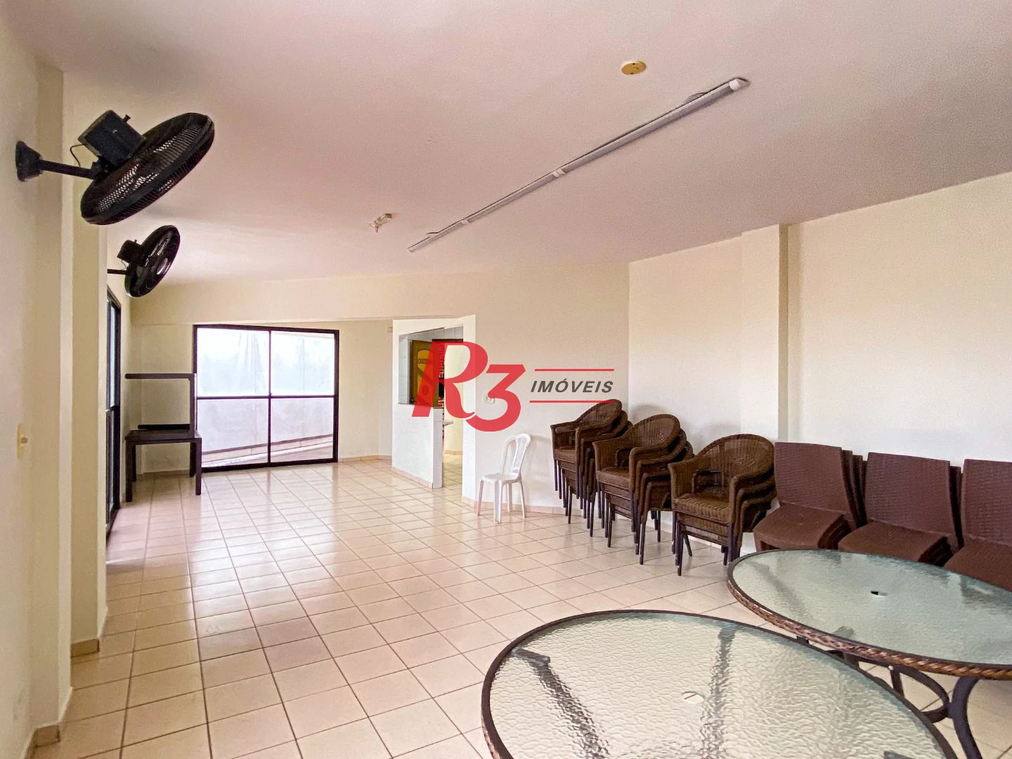Apartamento com 2 dormitórios à venda, 82 m² por R$ 640.000,00 - Embaré - Santos/SP