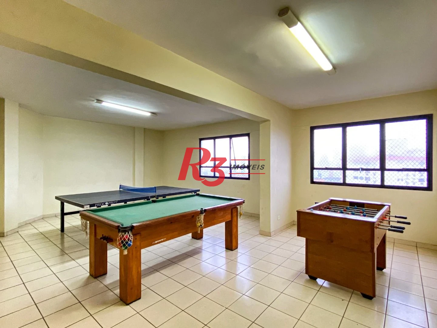 Apartamento com 2 dormitórios à venda, 82 m² por R$ 640.000,00 - Embaré - Santos/SP