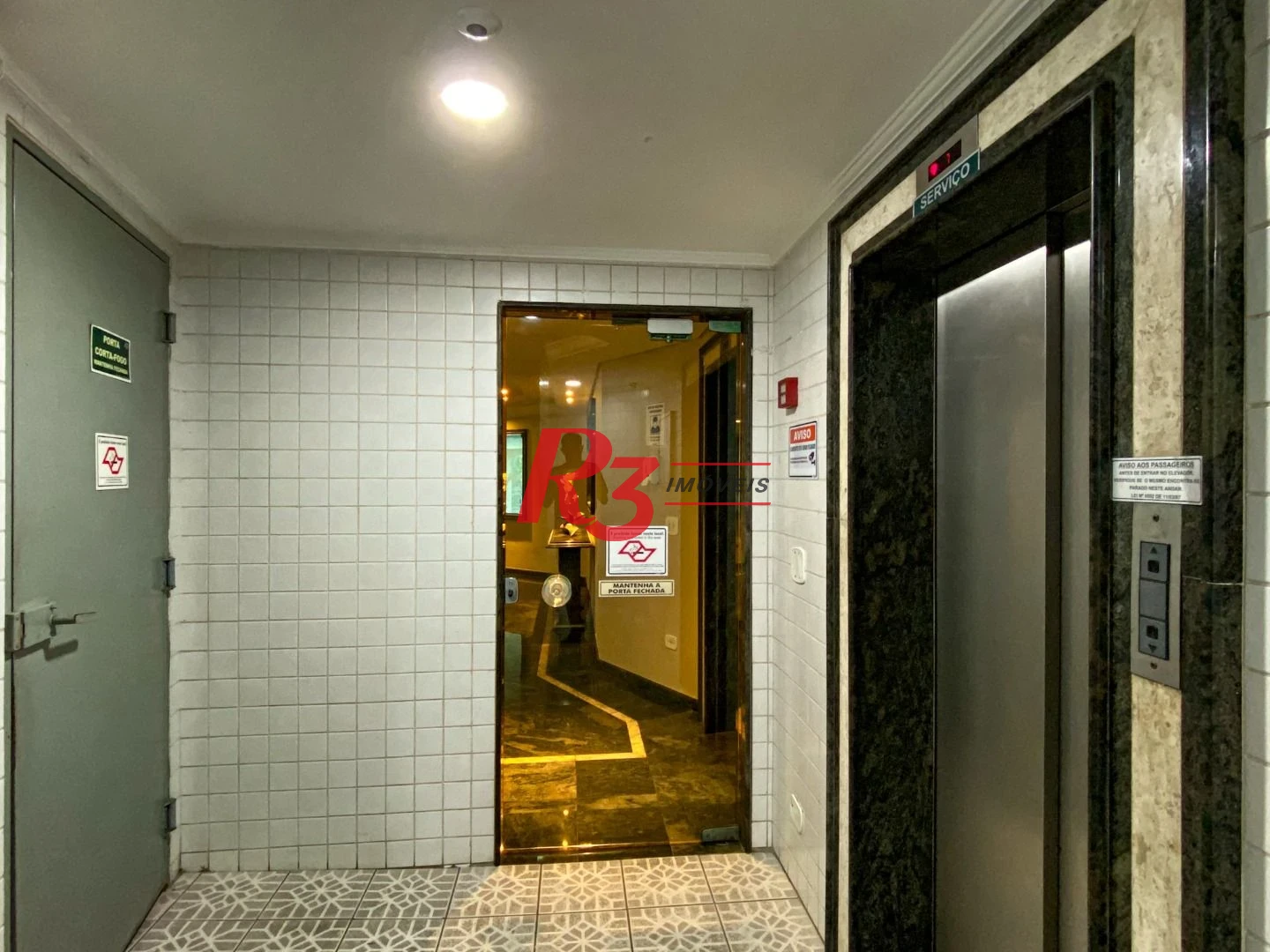 Apartamento com 2 dormitórios à venda, 82 m² por R$ 640.000,00 - Embaré - Santos/SP