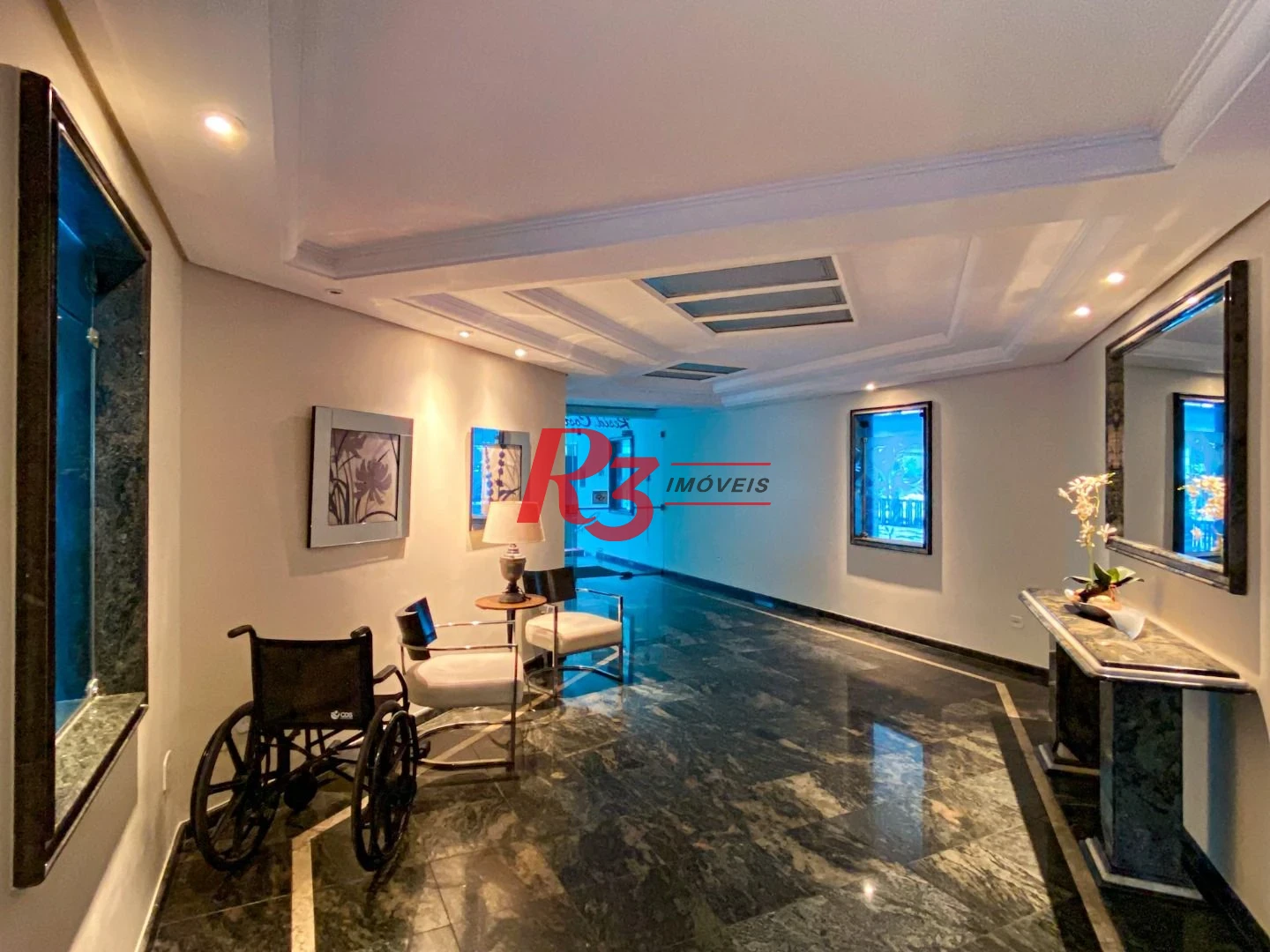 Apartamento com 2 dormitórios à venda, 82 m² por R$ 640.000,00 - Embaré - Santos/SP