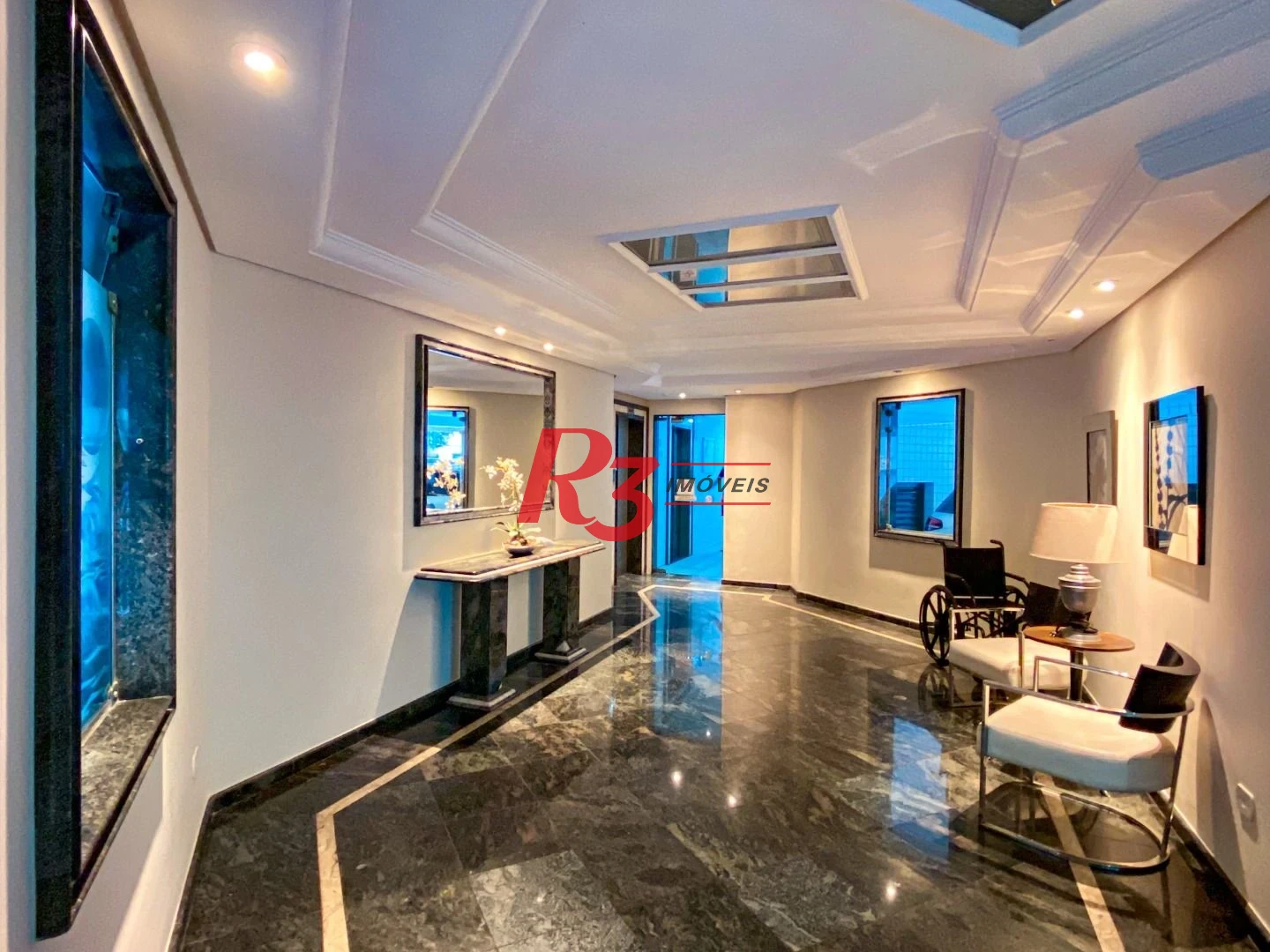 Apartamento com 2 dormitórios à venda, 82 m² por R$ 640.000,00 - Embaré - Santos/SP