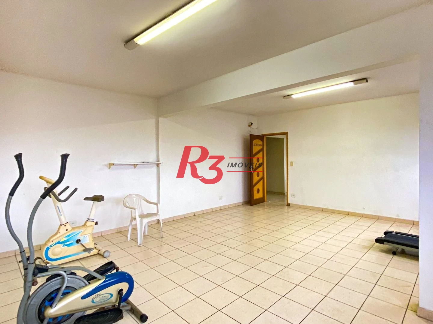 Apartamento com 2 dormitórios à venda, 82 m² por R$ 640.000,00 - Embaré - Santos/SP