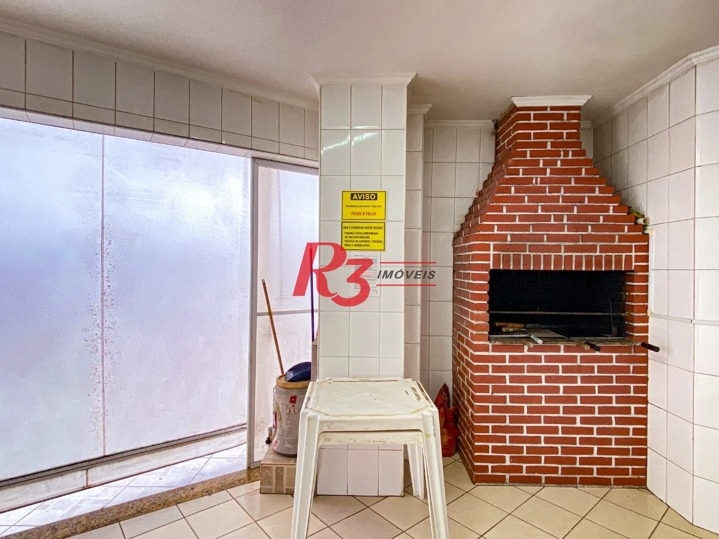 Apartamento com 2 dormitórios à venda, 82 m² por R$ 640.000,00 - Embaré - Santos/SP