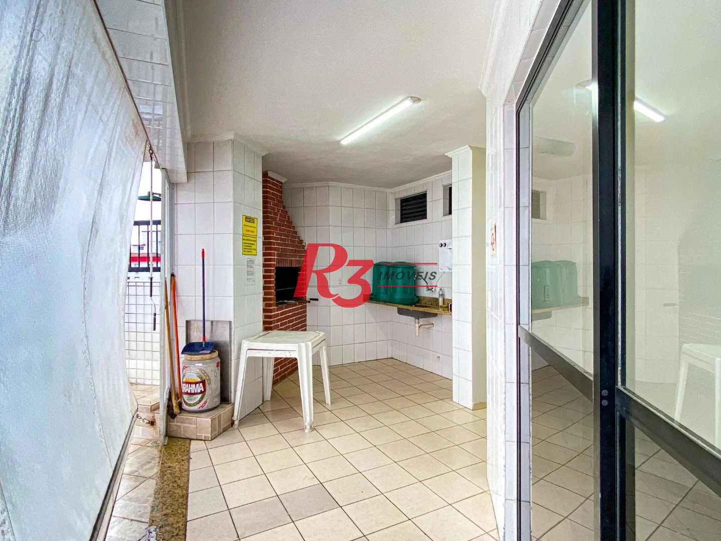 Apartamento com 2 dormitórios à venda, 82 m² por R$ 640.000,00 - Embaré - Santos/SP