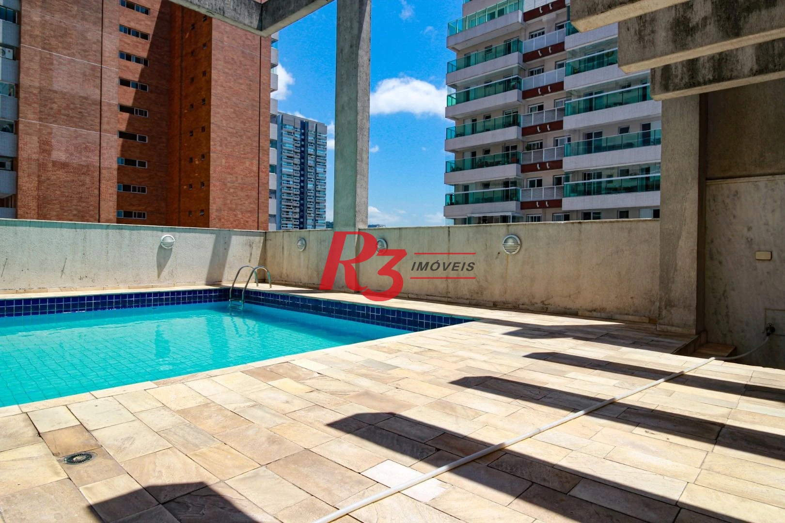 Apartamento com 2 dormitórios para alugar, 72 m² por R$ 6.500,02/mês - Gonzaga - Santos/SP