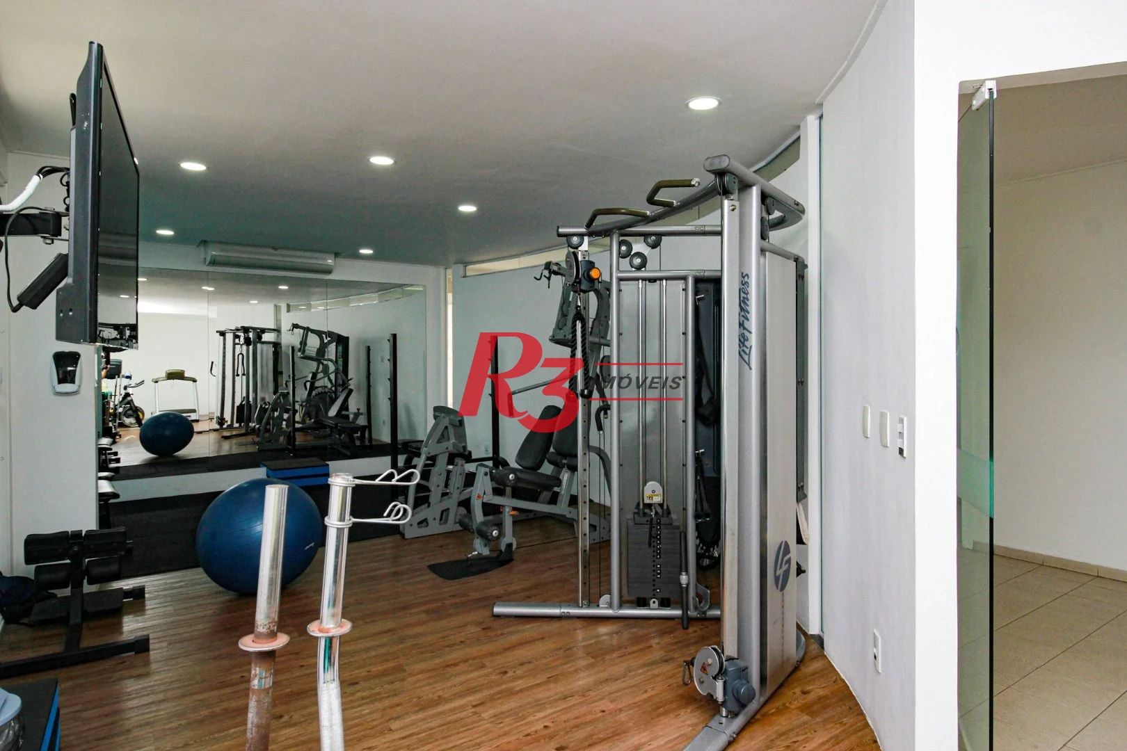 Apartamento com 2 dormitórios para alugar, 72 m² por R$ 6.500,02/mês - Gonzaga - Santos/SP