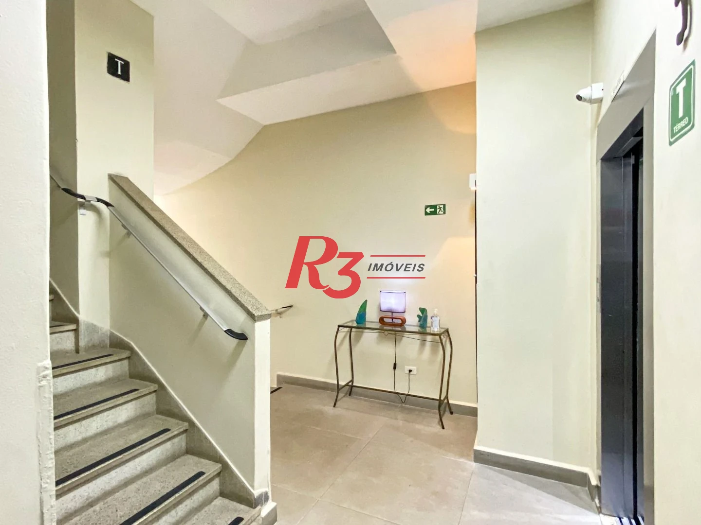 Apartamento com 1 dormitório para alugar, 40 m² por R$ 3.900,00/mês - Gonzaga - Santos/SP