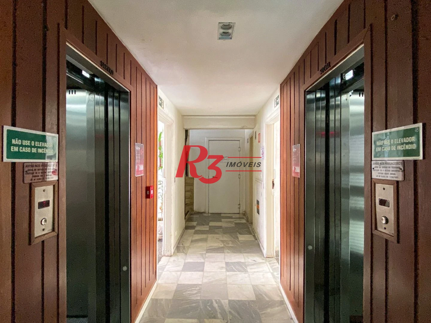 Apartamento com 3 dormitórios à venda, 117 m² por R$ 860.000,00 - Gonzaga - Santos/SP