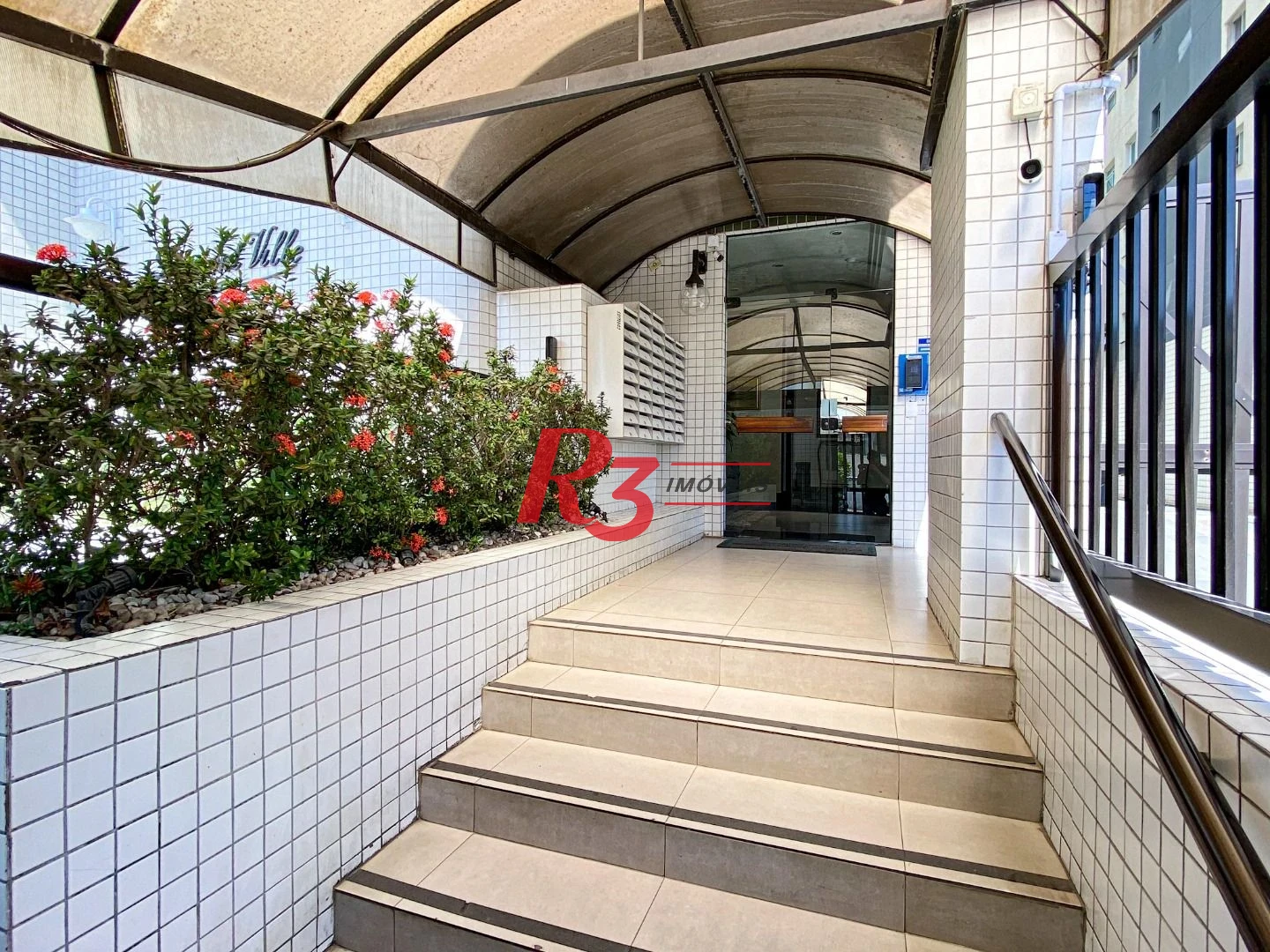 Apartamento com 2 dormitórios à venda, 74 m² por R$ 830.000,00 - Estuário - Santos/SP