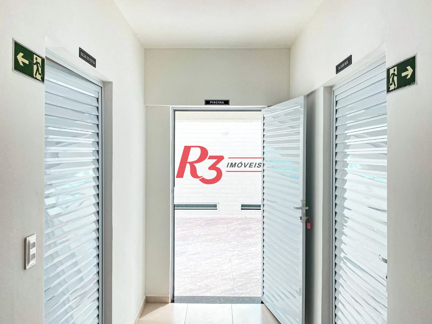 Apartamento com 2 dormitórios à venda, 60 m² por R$ 585.000,00 - Macuco - Santos/SP