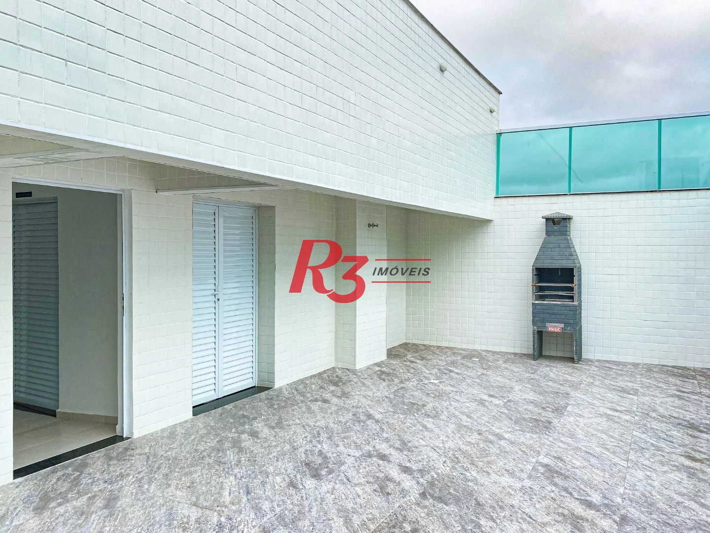 Apartamento com 2 dormitórios à venda, 60 m² por R$ 585.000,00 - Macuco - Santos/SP