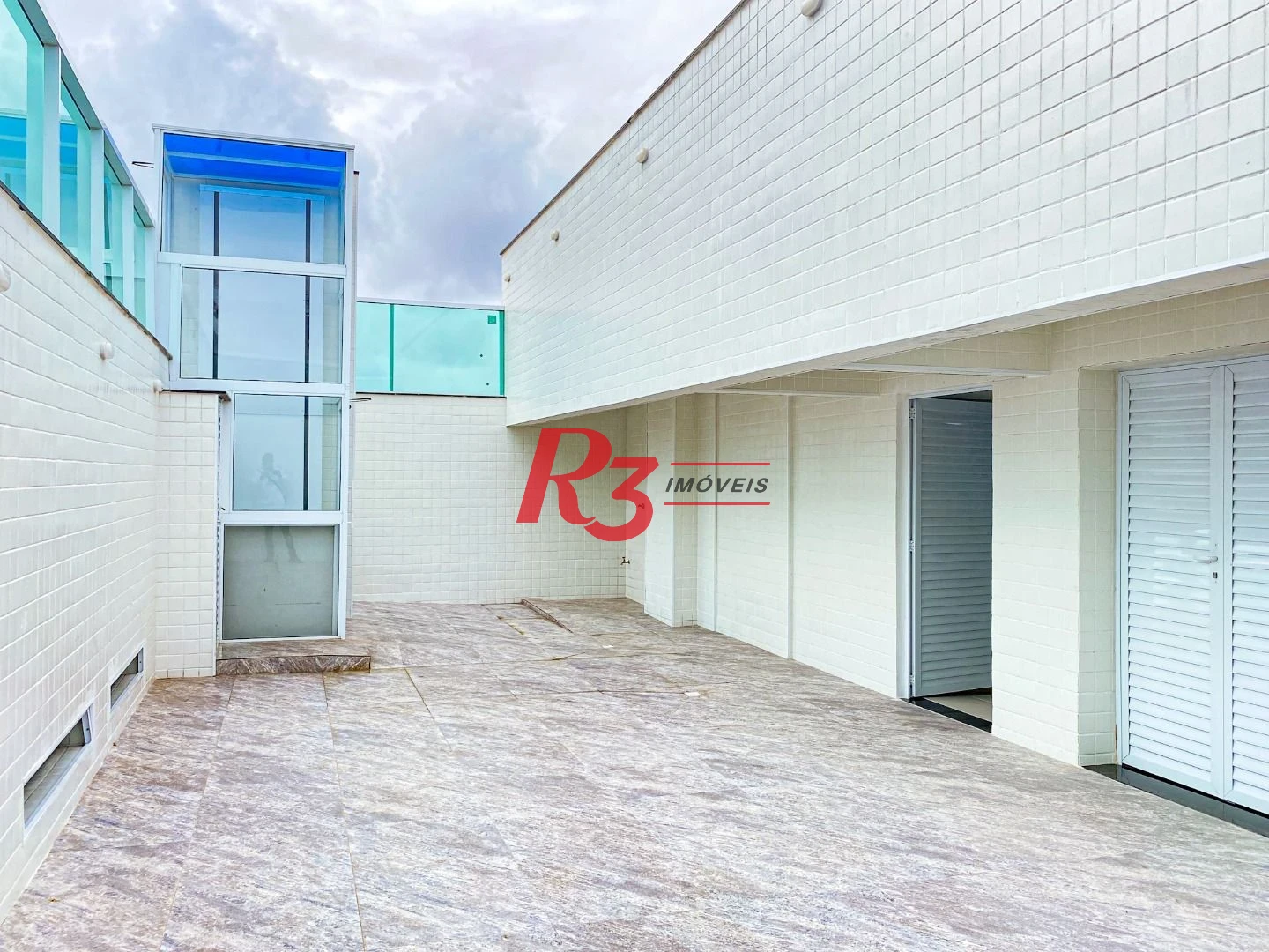 Apartamento com 2 dormitórios à venda, 60 m² por R$ 585.000,00 - Macuco - Santos/SP