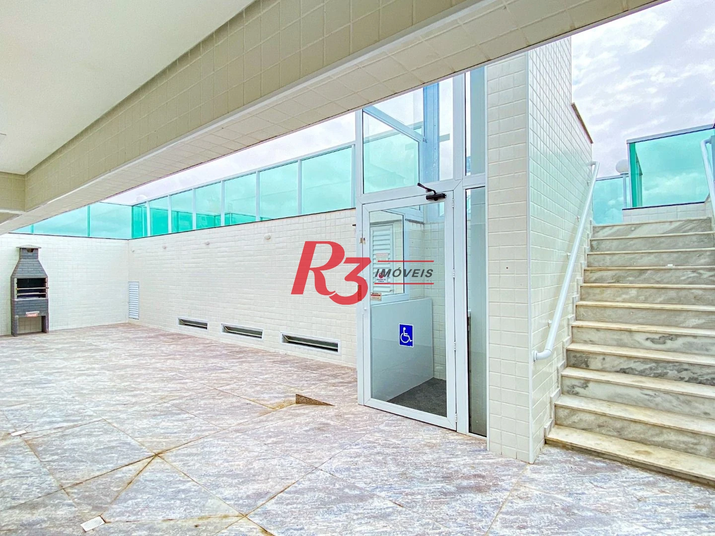 Apartamento com 2 dormitórios à venda, 60 m² por R$ 585.000,00 - Macuco - Santos/SP