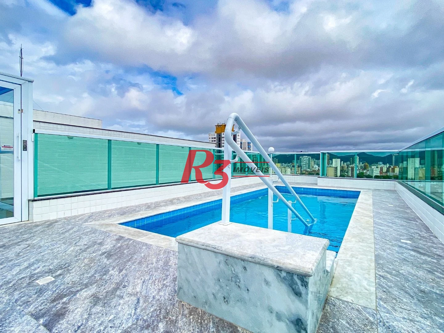 Apartamento com 2 dormitórios à venda, 60 m² por R$ 585.000,00 - Macuco - Santos/SP
