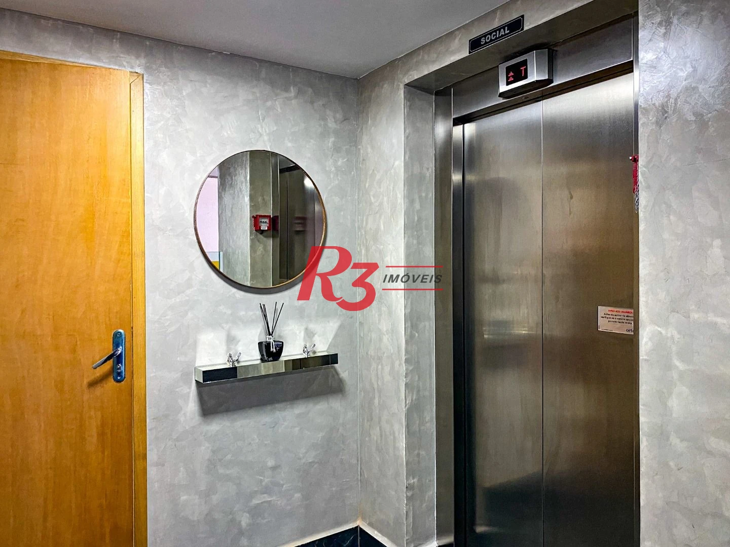 Apartamento com 2 dormitórios à venda, 60 m² por R$ 585.000,00 - Macuco - Santos/SP