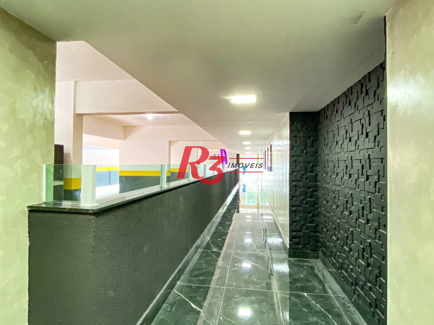 Apartamento com 2 dormitórios à venda, 60 m² por R$ 585.000,00 - Macuco - Santos/SP
