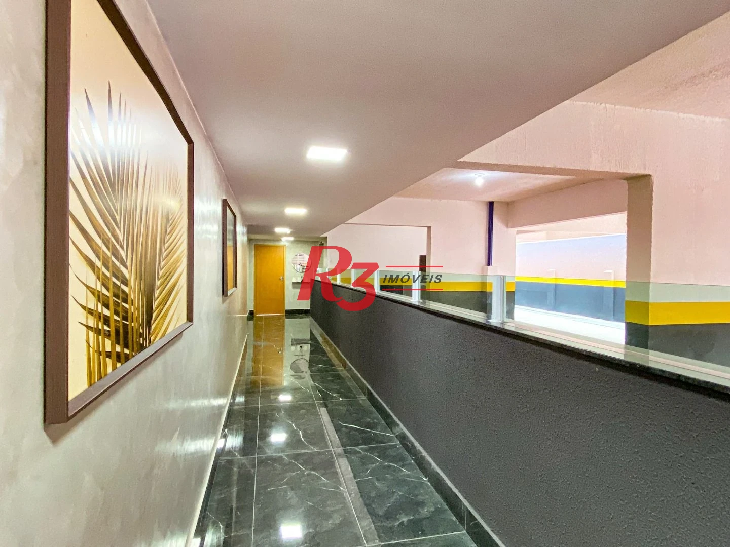 Apartamento com 2 dormitórios à venda, 60 m² por R$ 585.000,00 - Macuco - Santos/SP