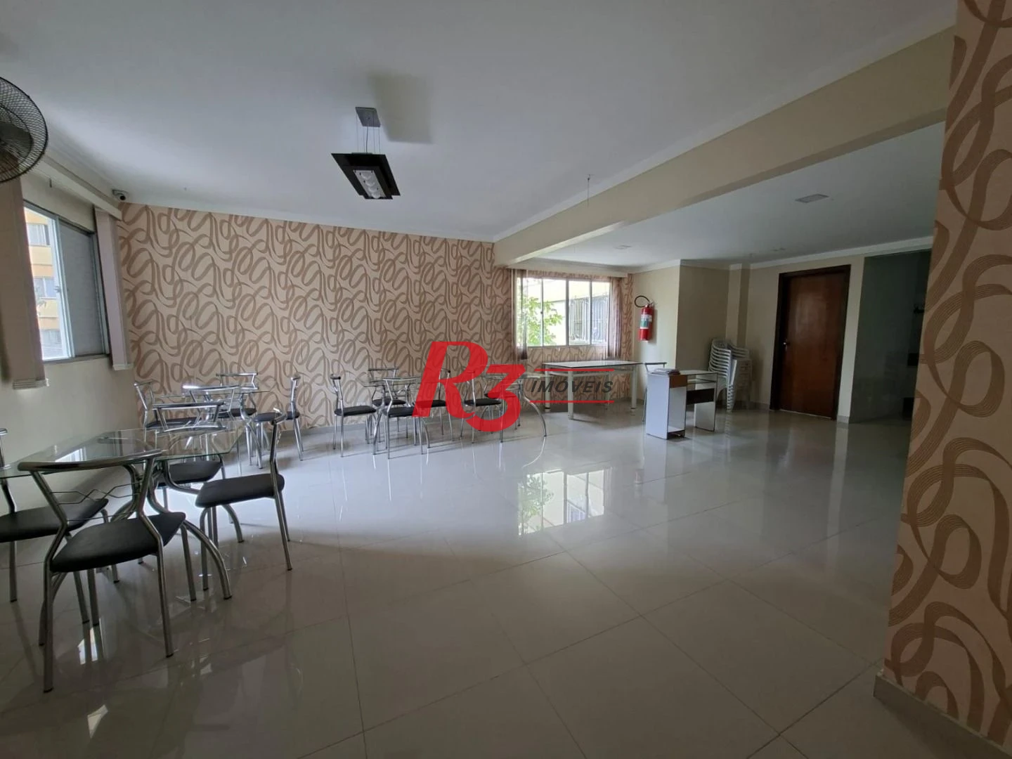 Apartamento com 2 dormitórios à venda, 68 m² por R$ 300.000,00 - Saboó - Santos/SP