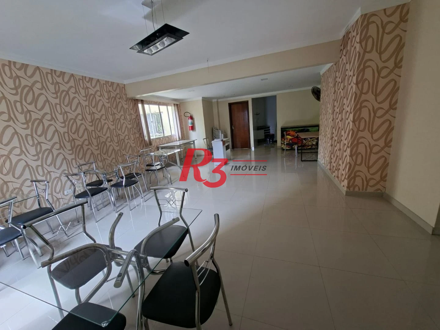 Apartamento com 2 dormitórios à venda, 68 m² por R$ 300.000,00 - Saboó - Santos/SP