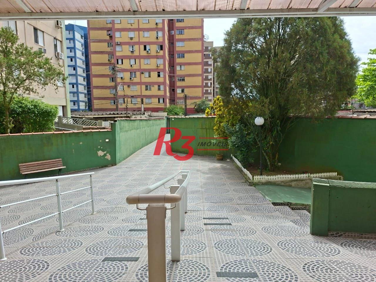 Apartamento com 2 dormitórios à venda, 68 m² por R$ 300.000,00 - Saboó - Santos/SP