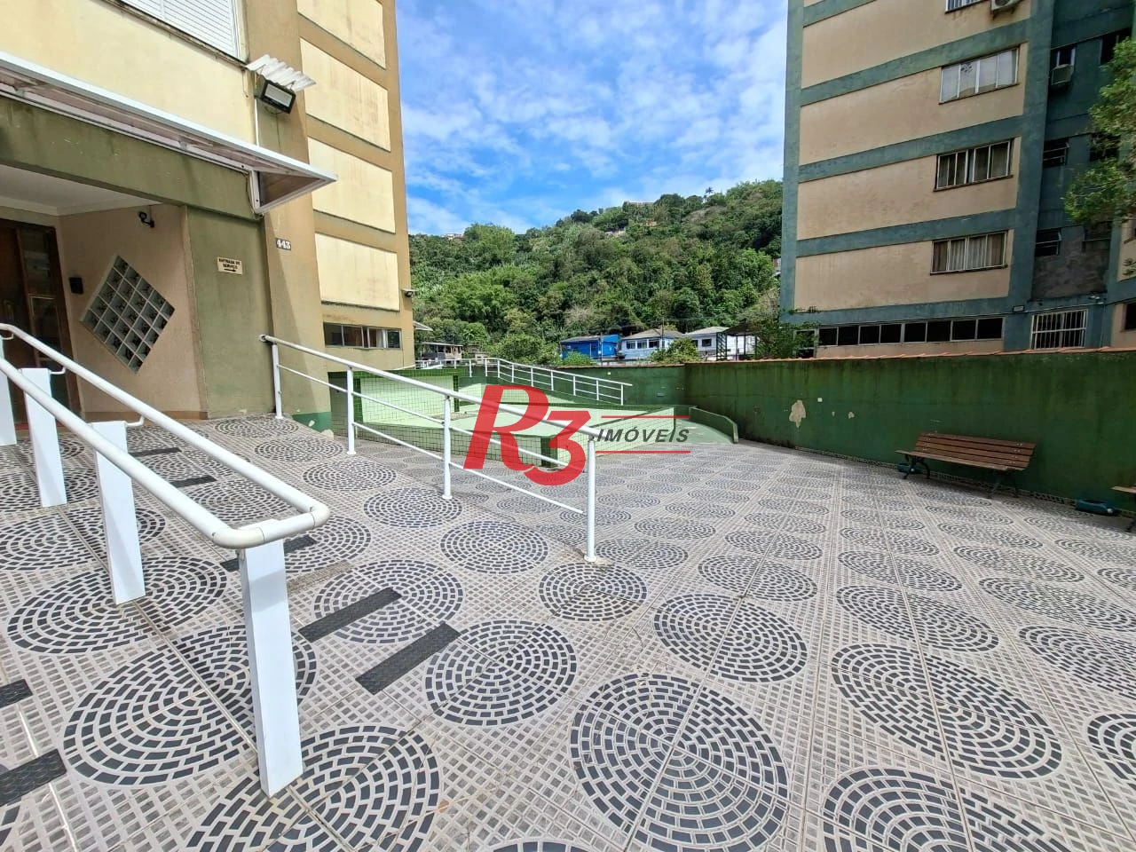 Apartamento com 2 dormitórios à venda, 68 m² por R$ 300.000,00 - Saboó - Santos/SP