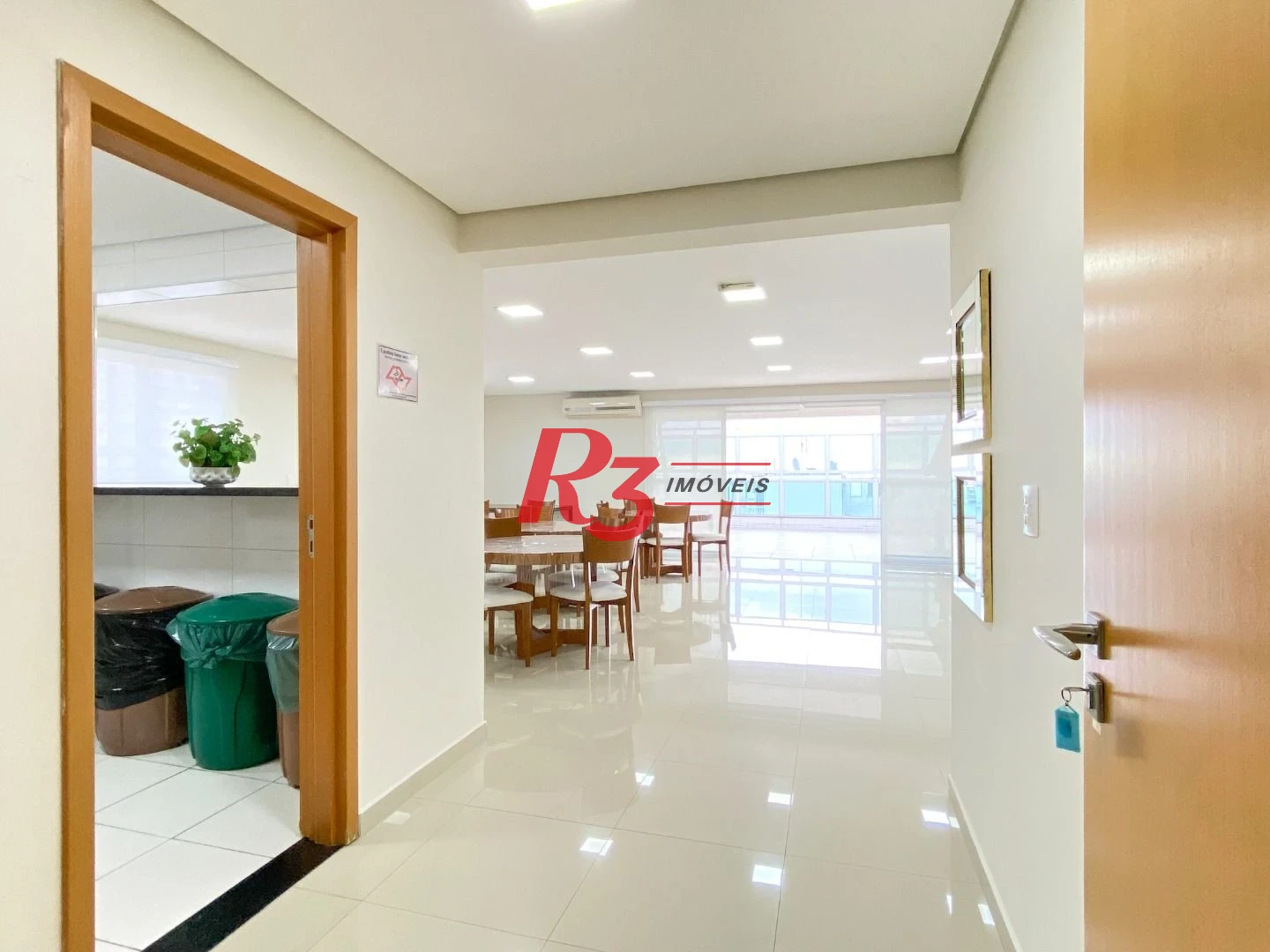 Apartamento com 1 dormitório para alugar, 51 m² por R$ 4.400,00/mês - Embaré - Santos/SP