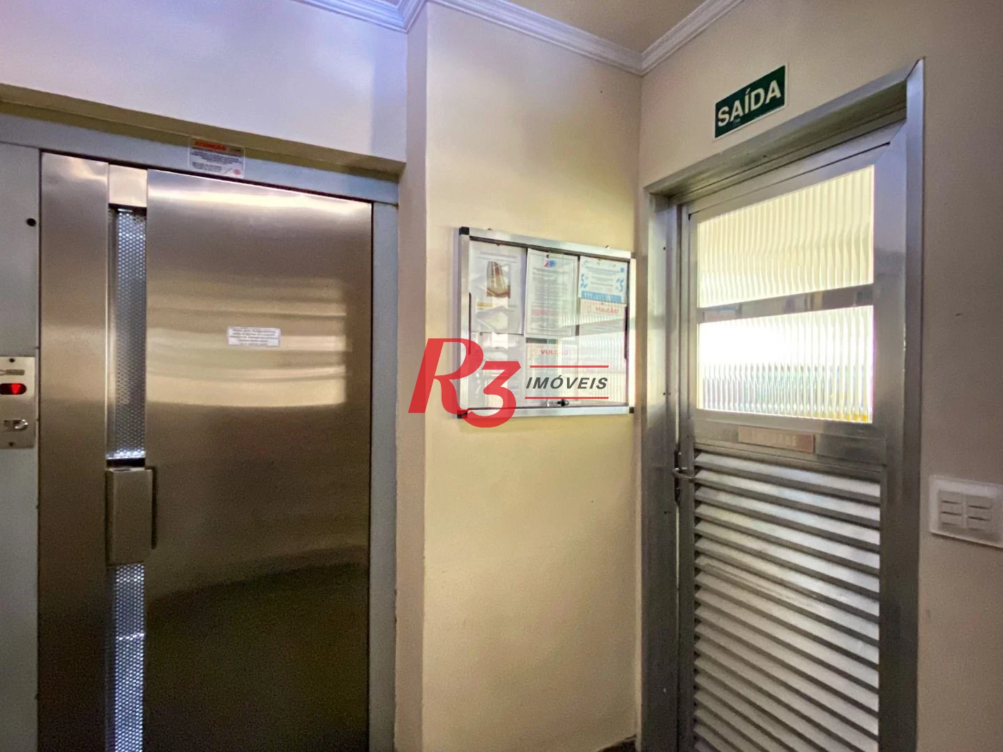 Apartamento com 3 dormitórios à venda, 120 m² por R$ 686.000,00 - Campo Grande - Santos/SP