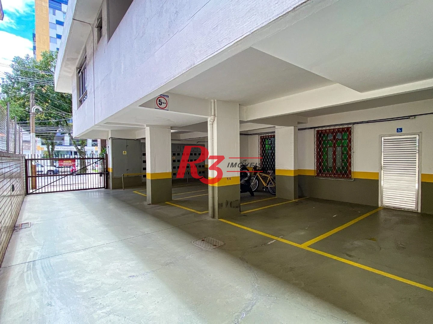 Apartamento com 3 dormitórios à venda, 120 m² por R$ 686.000,00 - Campo Grande - Santos/SP