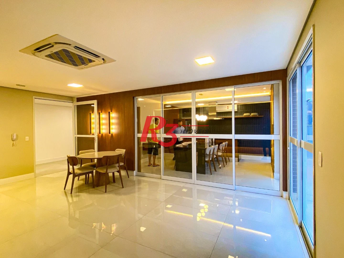 Apartamento para alugar, 87 m² por R$ 7.500,00/mês - Gonzaga - Santos/SP