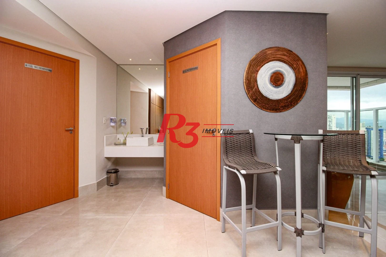 Apartamento com 2 dormitórios à venda, 105 m² por R$ 1.330.000,00 - Embaré - Santos/SP