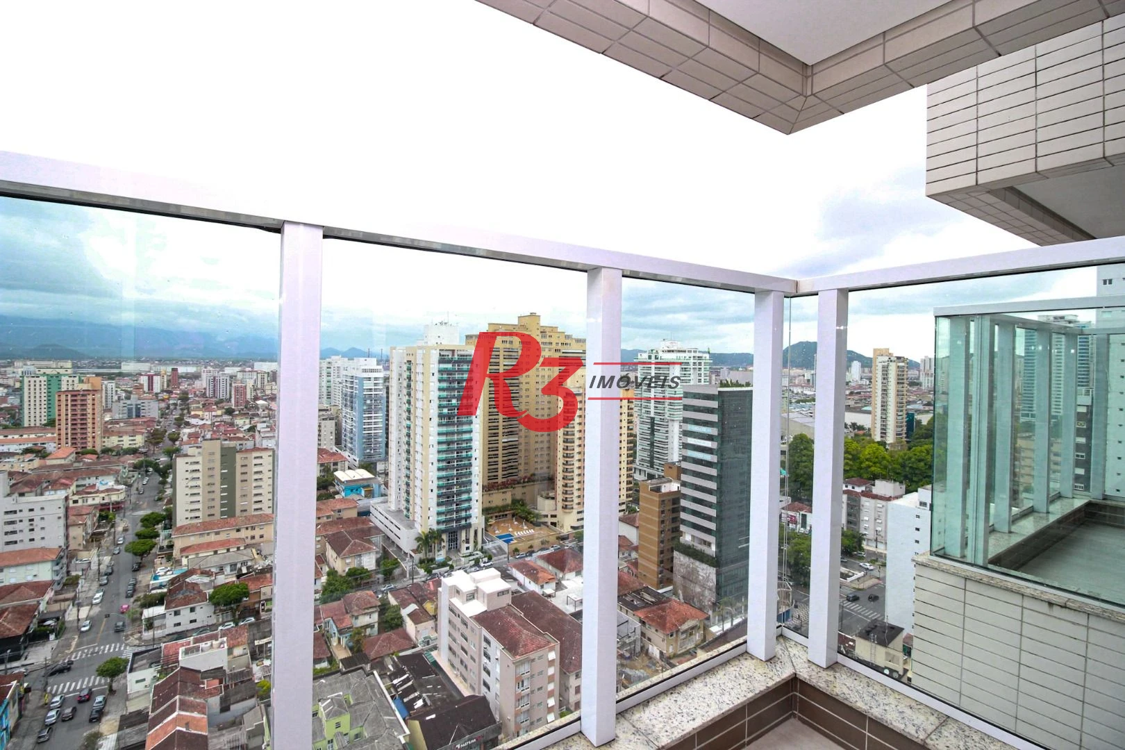 Apartamento com 2 dormitórios à venda, 105 m² por R$ 1.330.000,00 - Embaré - Santos/SP