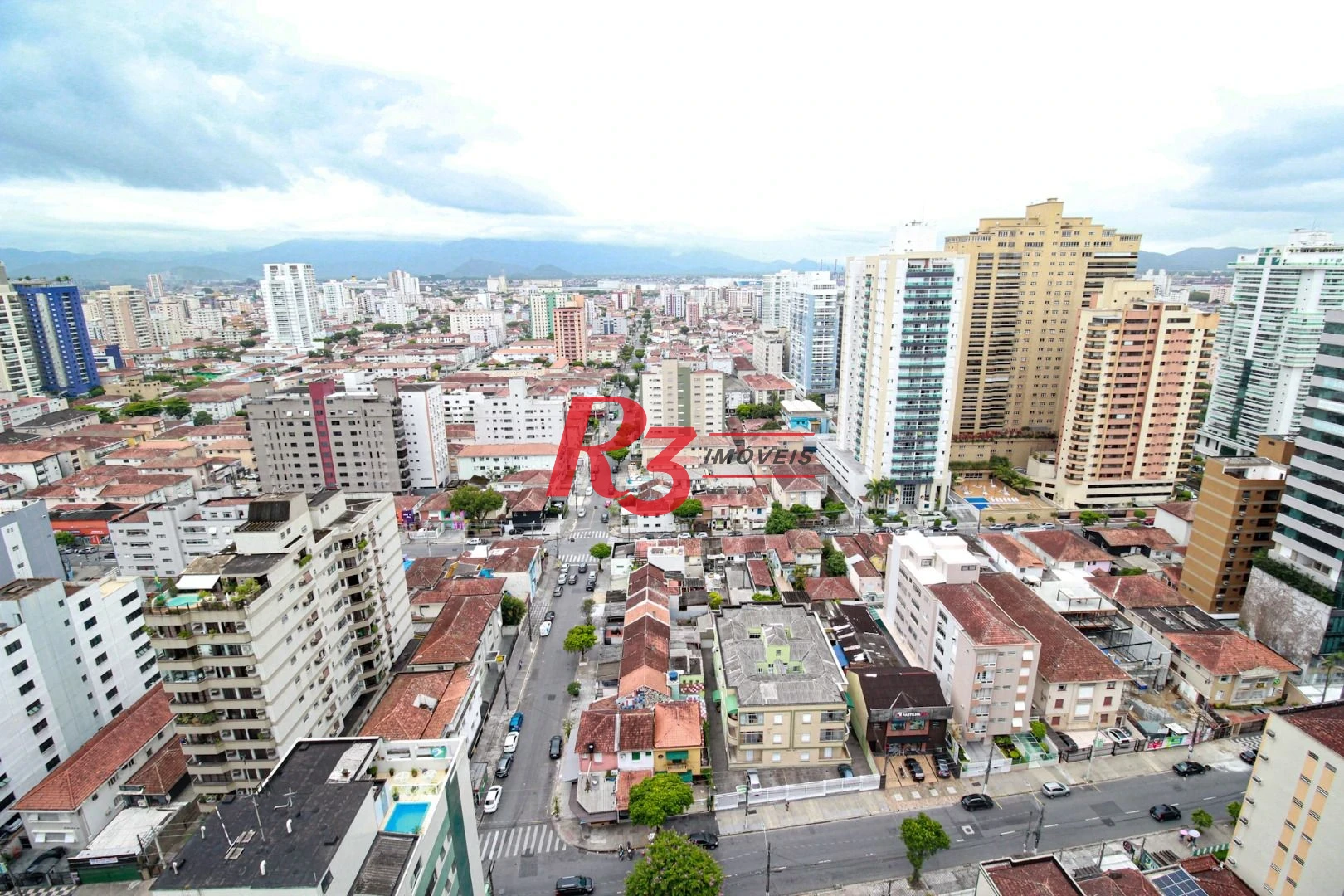 Apartamento com 2 dormitórios à venda, 105 m² por R$ 1.330.000,00 - Embaré - Santos/SP