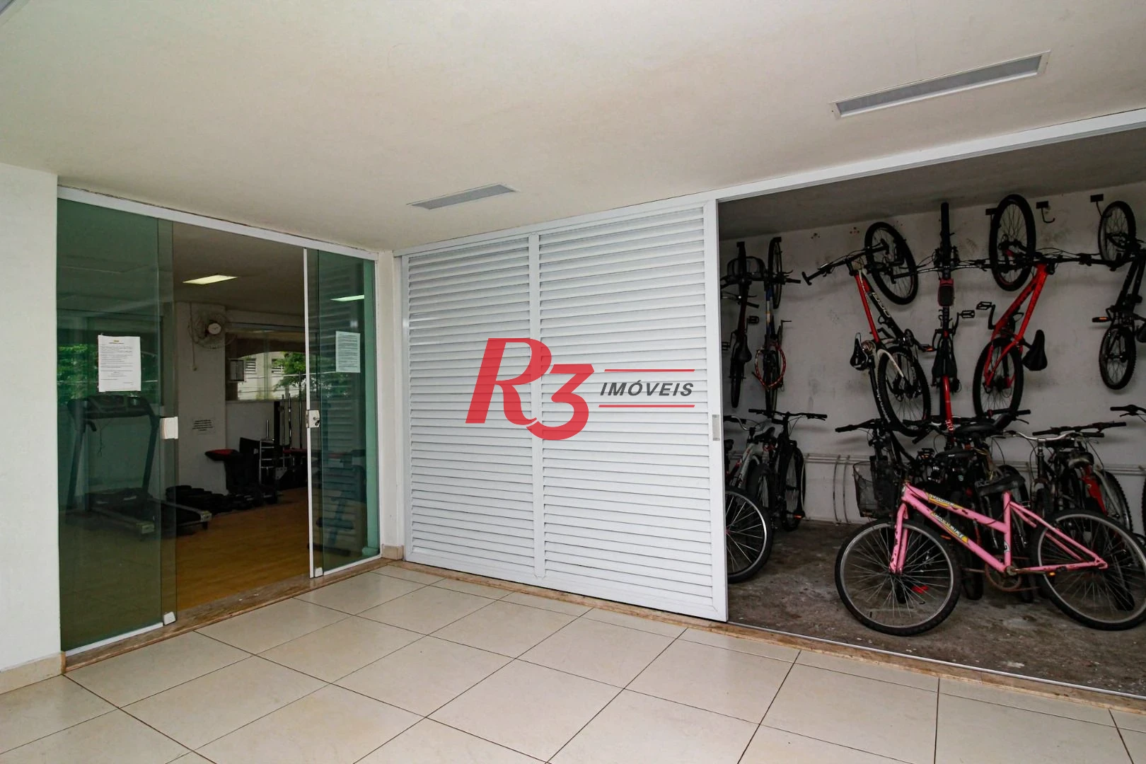Apartamento com 3 dormitórios à venda, 150 m² por R$ 1.180.000,00 - Gonzaga - Santos/SP