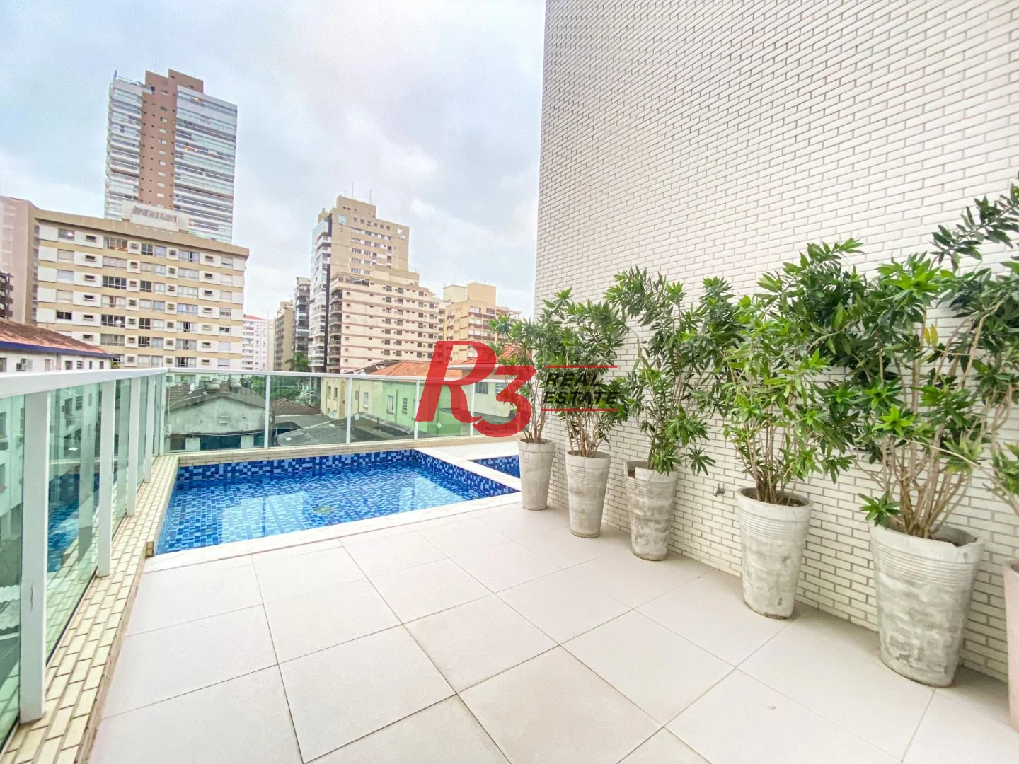 Apartamento  com 3 dormitórios c 3 suites Gonzaga - Santos