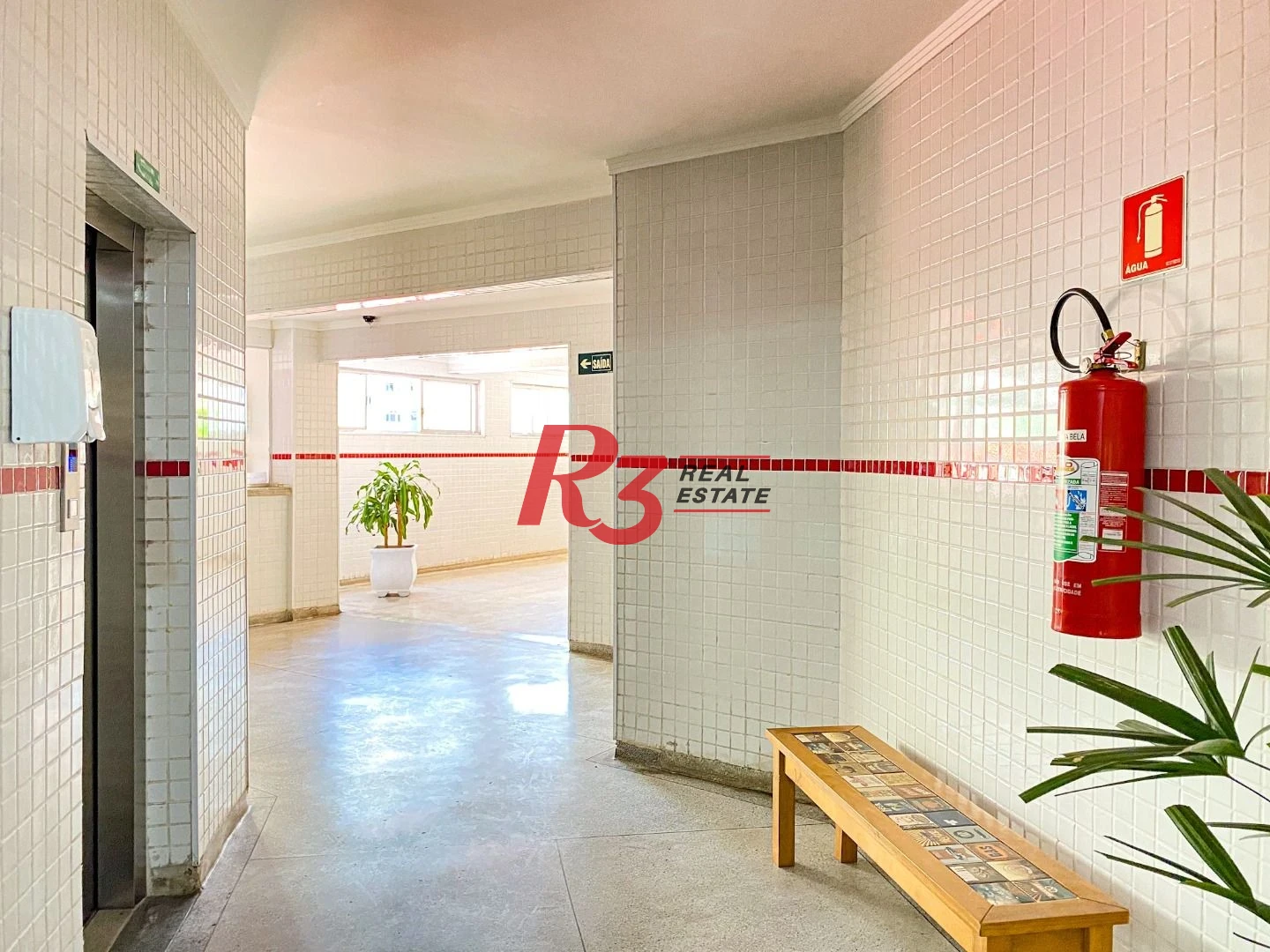 Apartamento com 2 dormitórios à venda, 43 m² por R$ 250.000,00 - Saboó - Santos/SP
