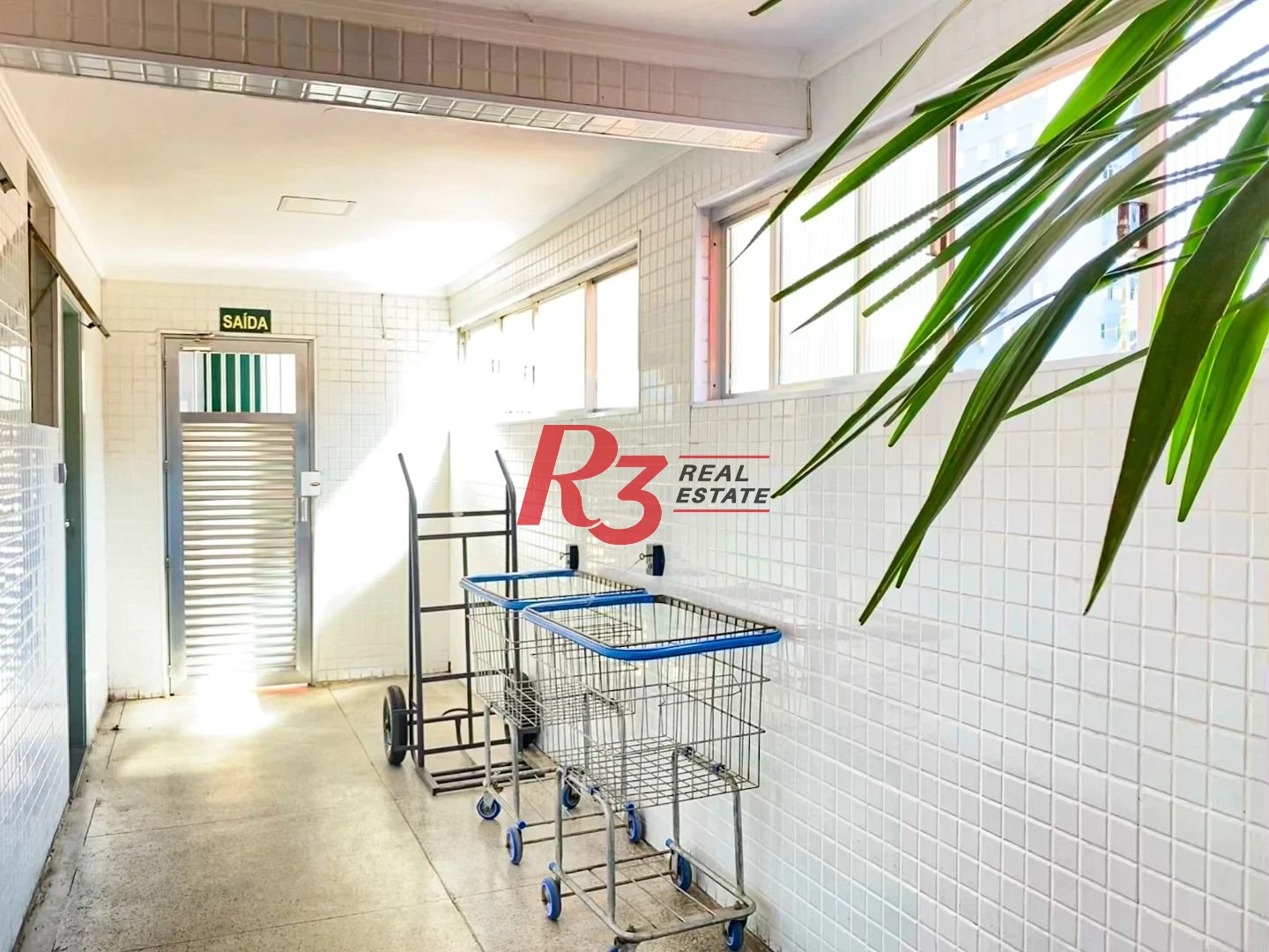Apartamento com 2 dormitórios à venda, 43 m² por R$ 250.000,00 - Saboó - Santos/SP