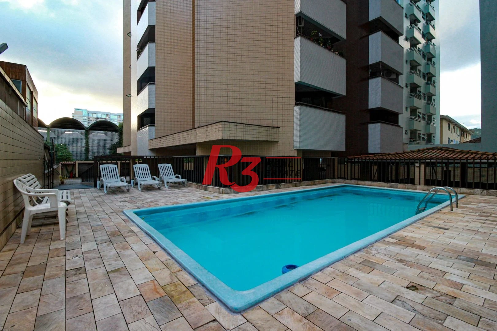 OPortunidade à venda em Santos, 1 quarto, portaria 24h, lazer completo, condição muito especial, localização ótima!!
