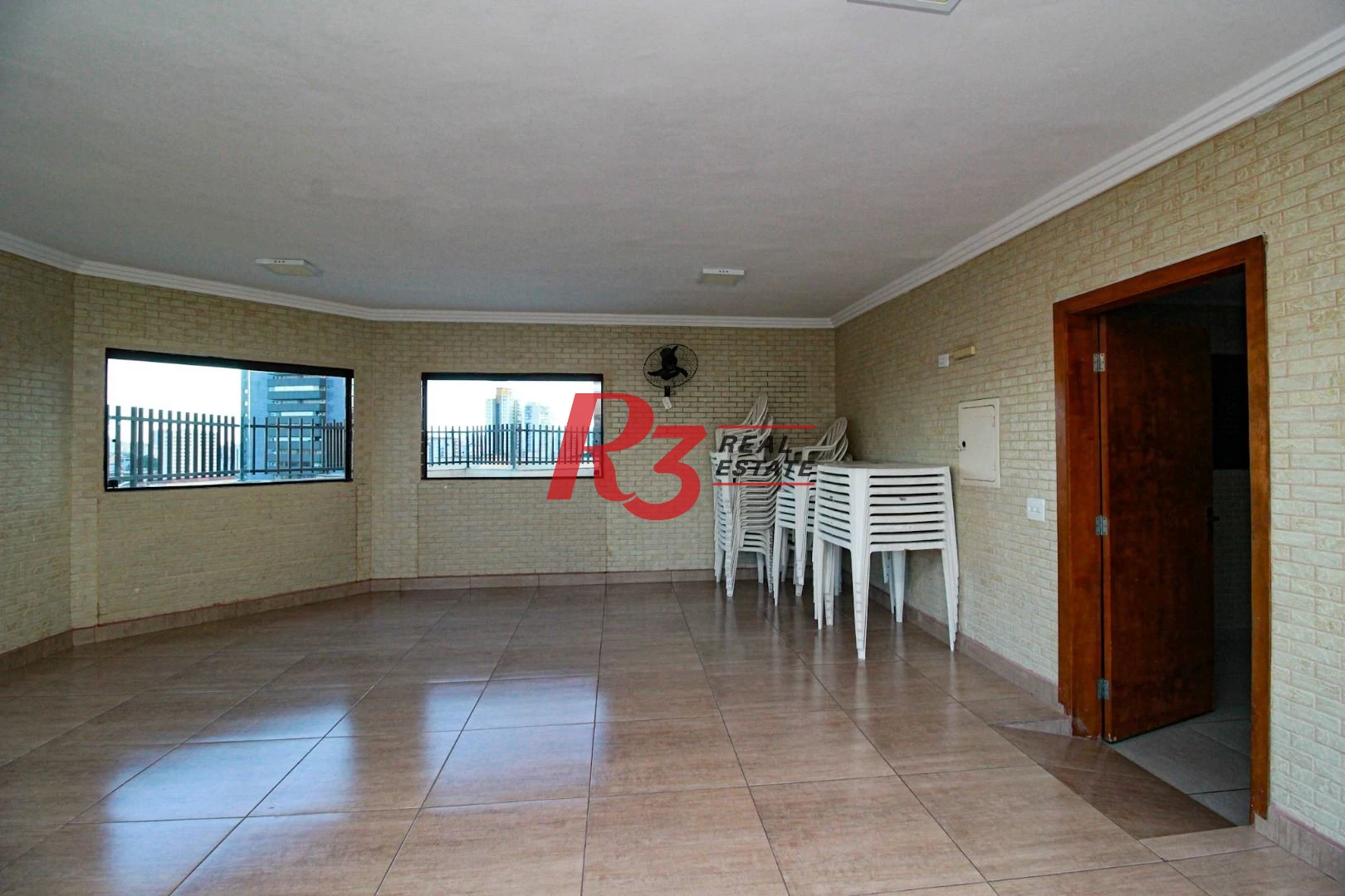OPortunidade à venda em Santos, 1 quarto, portaria 24h, lazer completo, condição muito especial, localização ótima!!