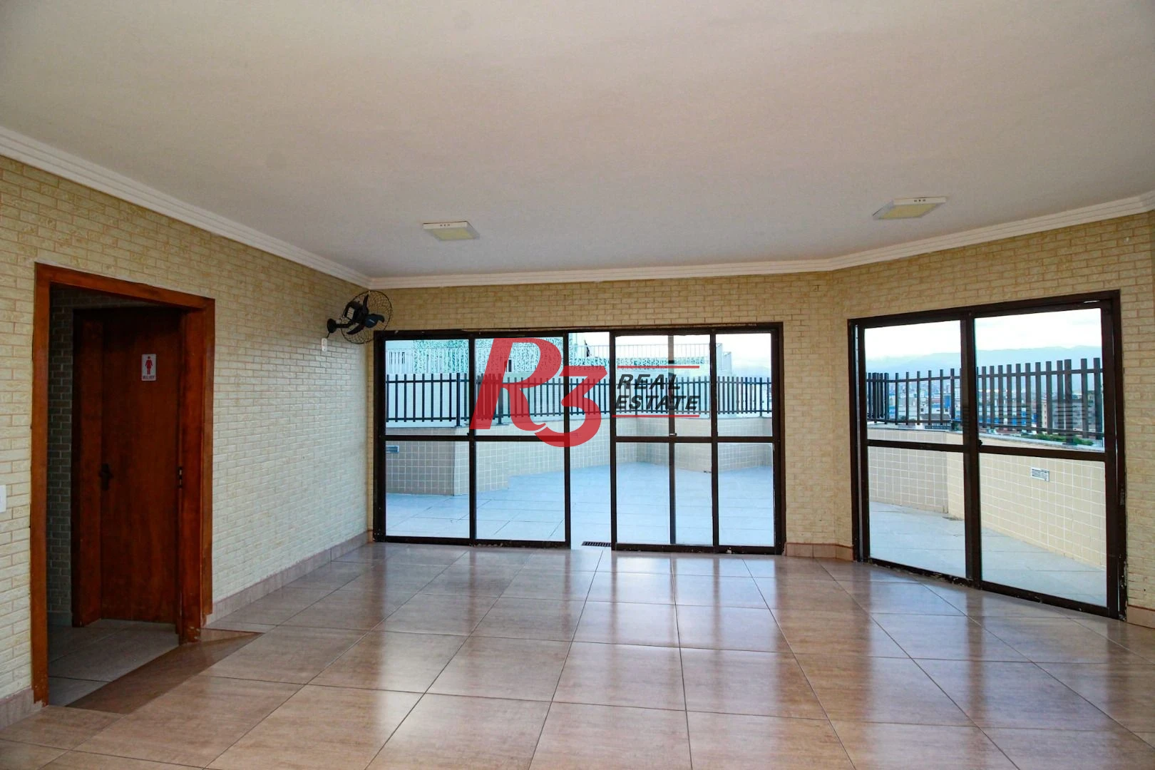 OPortunidade à venda em Santos, 1 quarto, portaria 24h, lazer completo, condição muito especial, localização ótima!!